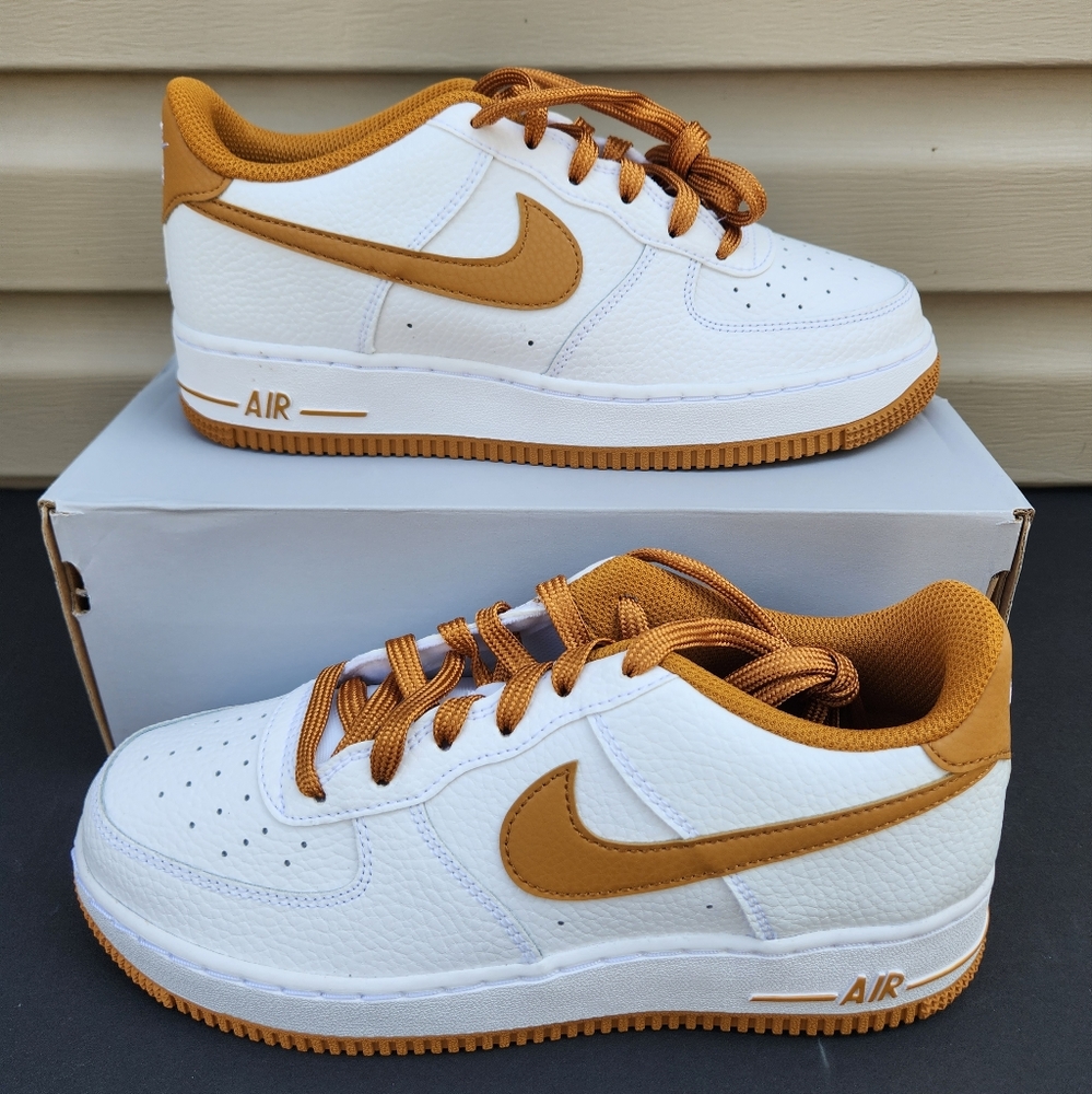 Nike Air Force 1 Low Kids White Desert Ochre  - SIZE 6.5 Y / 8 WOMENS